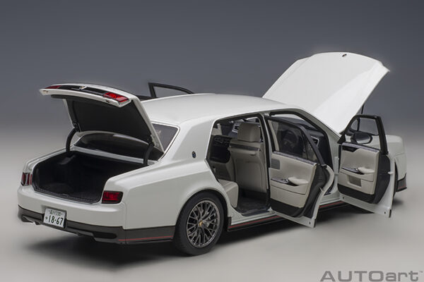 AUTOart TOYOTA CENTURY GRMN (pearl white) 2019