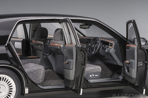 AUTOart TOYOTA CENTURY SPECIAL EDITION WITH CURTAIN (black) 2019