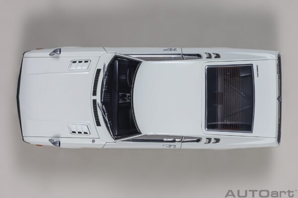 AUTOart Toyota Celica Liftback 2000GT (RA25) 1973 (White) 1:18 – Bild 15