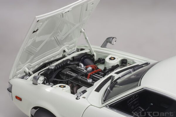 AUTOart Toyota Celica Liftback 2000GT (RA25) 1973 (White) 1:18 – Bild 11