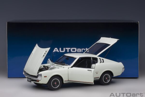 AUTOart Toyota Celica Liftback 2000GT (RA25) 1973 (White) 1:18 – Bild 2