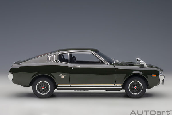 AUTOart Toyota Celica Liftback 2000 GT (RA25) 1973 (moss green)
