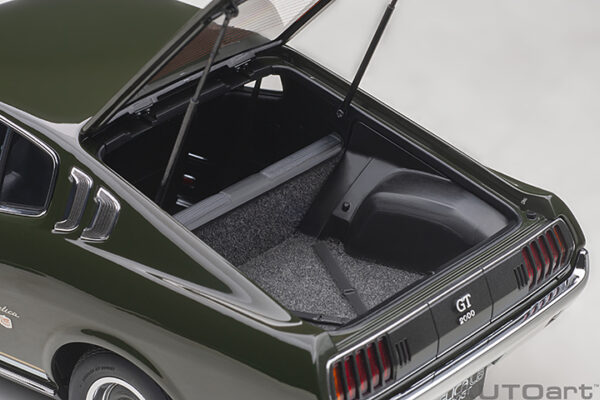 AUTOart Toyota Celica Liftback 2000 GT (RA25) 1973 (moss green)