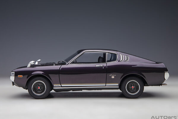 AUTOart Toyota Celica Liftback 2000 GT (RA25) 1973 (dark purple met)
