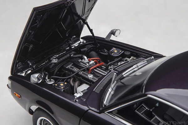 AUTOart Toyota Celica Liftback 2000 GT (RA25) 1973 (dark purple met)
