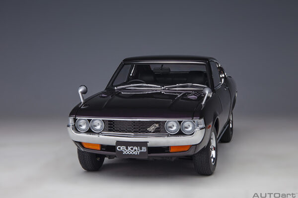 AUTOart Toyota Celica Liftback 2000 GT (RA25) 1973 (dark purple met)