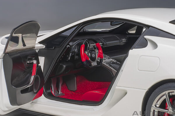 AUTOart Lexus LFA 2010 (whitest white)