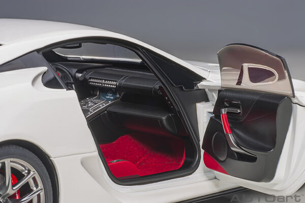 AUTOart Lexus LFA 2010 (whitest white)