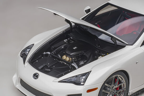 AUTOart Lexus LFA 2010 (whitest white)