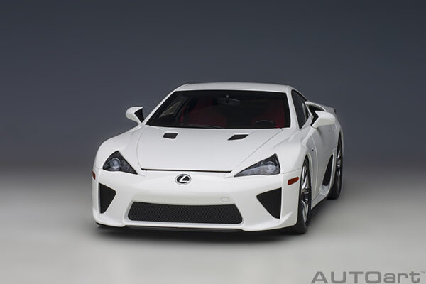 AUTOart Lexus LFA 2010 (whitest white)