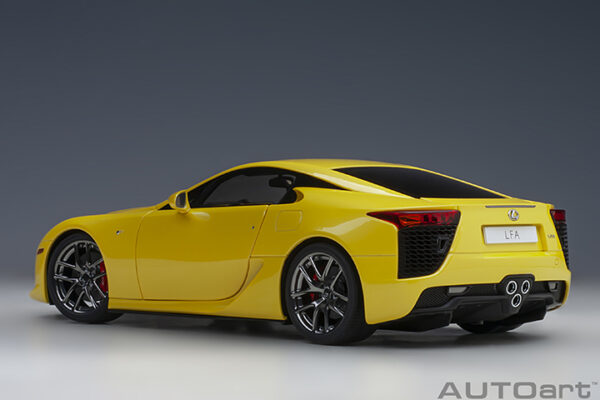 AUTOart Lexus LFA 2010 (pearl yellow)