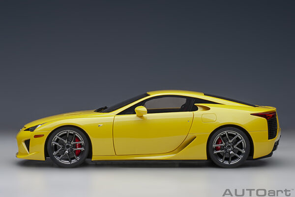 AUTOart Lexus LFA 2010 (pearl yellow)
