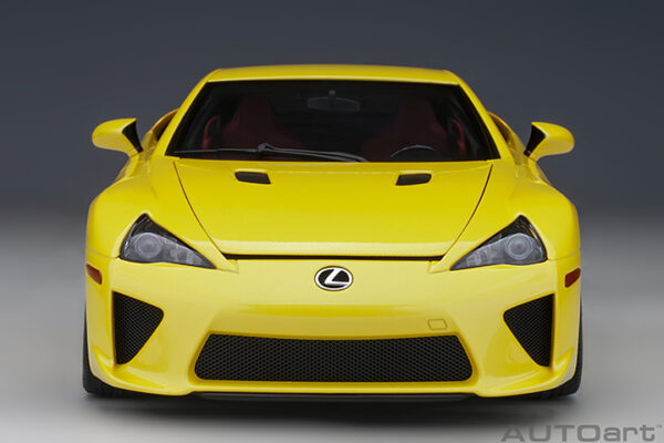 AUTOart Lexus LFA 2010 (pearl yellow)