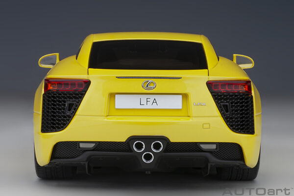 AUTOart Lexus LFA 2010 (pearl yellow)