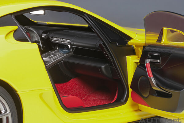 AUTOart Lexus LFA 2010 (pearl yellow)