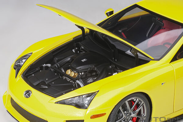 AUTOart Lexus LFA 2010 (pearl yellow)