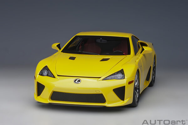 AUTOart Lexus LFA 2010 (pearl yellow)