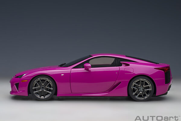AUTOart Lexus LFA 2010 (passionate pink)