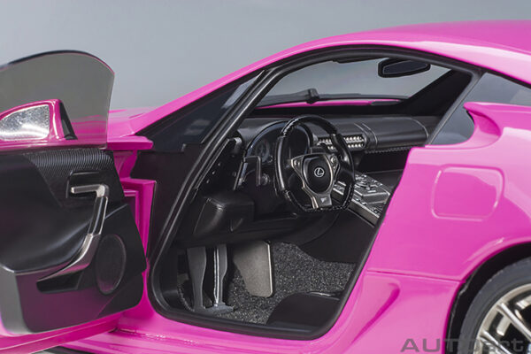 AUTOart Lexus LFA 2010 (passionate pink)