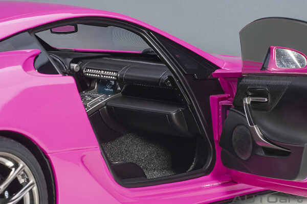 AUTOart Lexus LFA 2010 (passionate pink)