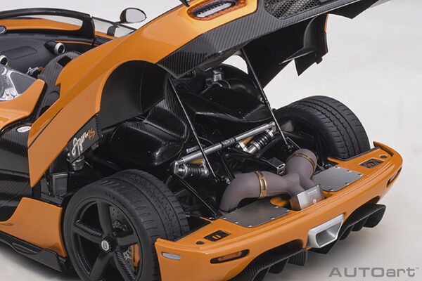 AUTOart Koenigsegg Agera RS 2015 (cone orange:carbon:black