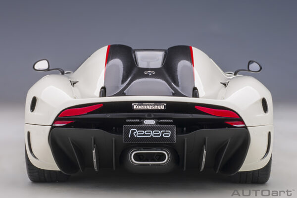 AUTOart Koenigsegg Regera 2016 (crystal white:carbon:red