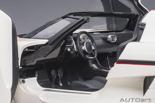 AUTOart Koenigsegg Regera 2016 (crystal white:carbon:red
