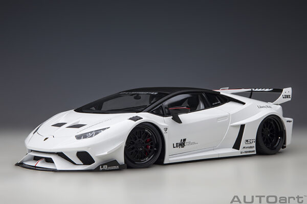 AUTOart LIBERTY WALK LB SILHOUETTE WORKS Huracan GT  2019