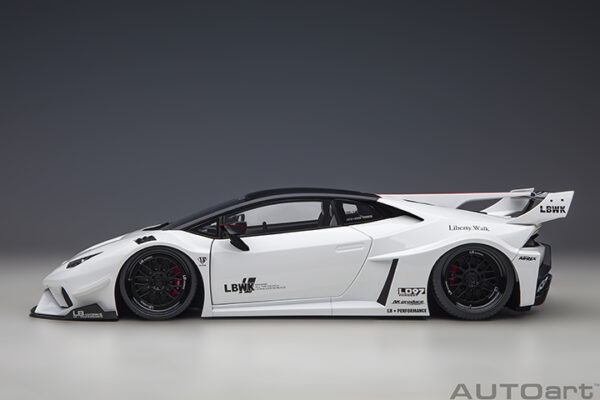 AUTOart LIBERTY WALK LB SILHOUETTE WORKS Huracan GT  2019