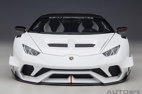 AUTOart LIBERTY WALK LB SILHOUETTE WORKS Huracan GT  2019