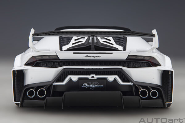 AUTOart LIBERTY WALK LB SILHOUETTE WORKS Huracan GT  2019