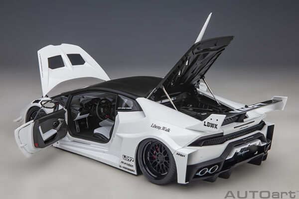 AUTOart LIBERTY WALK LB SILHOUETTE WORKS Huracan GT  2019