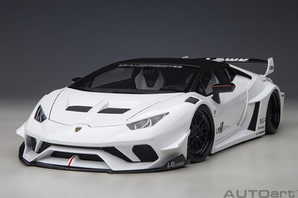 AUTOart LIBERTY WALK LB SILHOUETTE WORKS Huracan GT  2019