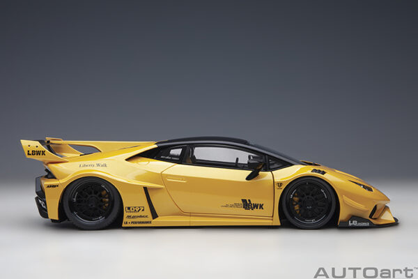 AUTOart LIBERTY WALK LB SILHOUETTE WORKS Huracan GT  2019
