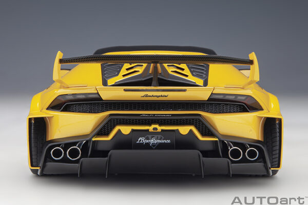 AUTOart LIBERTY WALK LB SILHOUETTE WORKS Huracan GT  2019