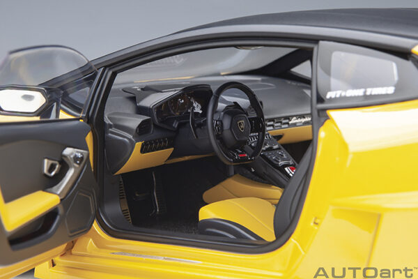 AUTOart LIBERTY WALK LB SILHOUETTE WORKS Huracan GT  2019