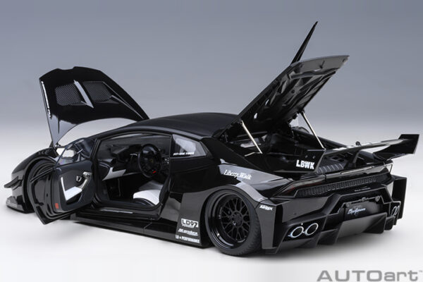 AUTOart LIBERTY WALK LB SILHOUETTE WORKS Huracan GT  2019