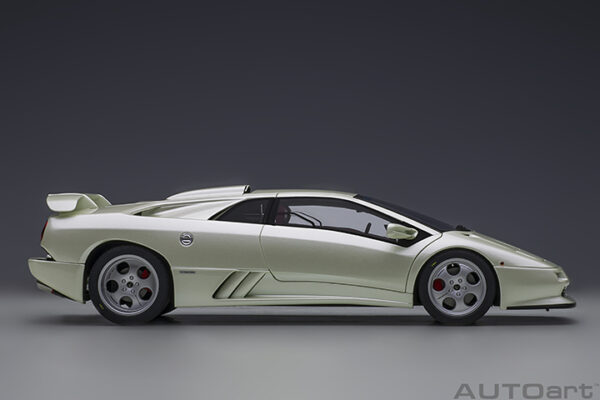 AUTOart Lamborghini Diablo SE JOTA 1995 (balloon  white: