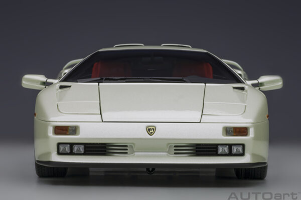 AUTOart Lamborghini Diablo SE JOTA 1995 (balloon  white: