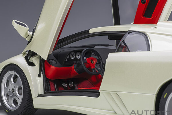 AUTOart Lamborghini Diablo SE JOTA 1995 (balloon  white: