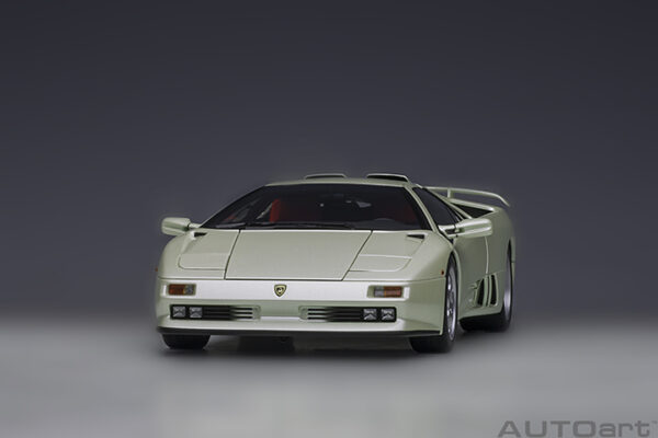 AUTOart Lamborghini Diablo SE JOTA 1995 (balloon  white: