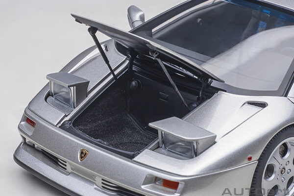 AUTOart Lamborghini Diablo SE JOTA 1995 (titanio:silver.)
