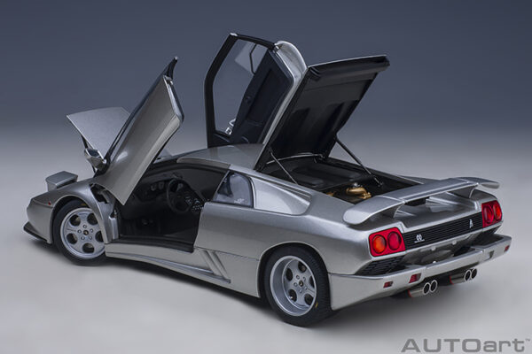 AUTOart Lamborghini Diablo SE JOTA 1995 (titanio:silver.)
