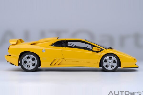 AUTOart Lamborghini Diablo SE JOTA (Superfly Yellow) – Bild 20