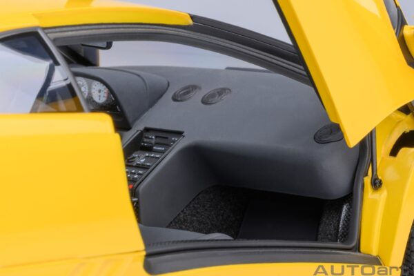 AUTOart Lamborghini Diablo SE JOTA (Superfly Yellow) – Bild 14
