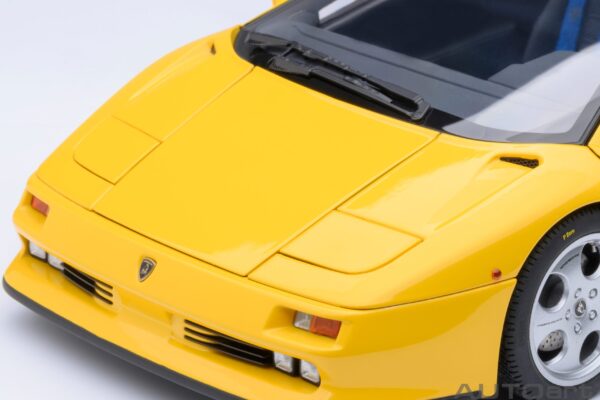 AUTOart Lamborghini Diablo SE JOTA (Superfly Yellow) – Bild 12