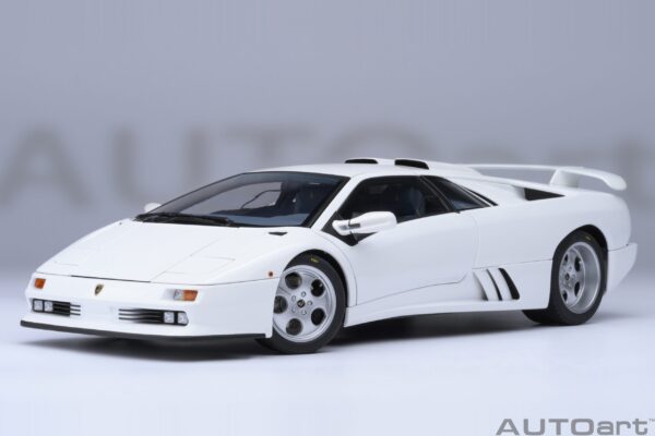 AUTOart Lamborghini Diablo SE JOTA (Impact White) – Bild 22