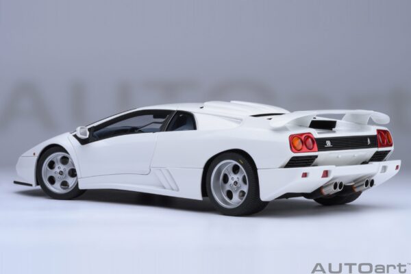 AUTOart Lamborghini Diablo SE JOTA (Impact White) – Bild 21