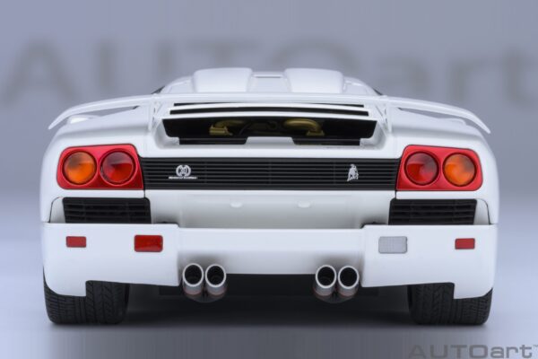 AUTOart Lamborghini Diablo SE JOTA (Impact White) – Bild 17