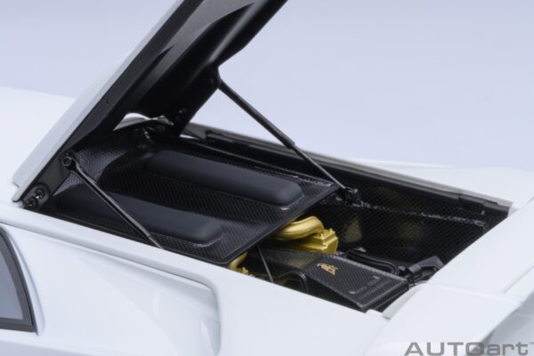AUTOart Lamborghini Diablo SE JOTA (Impact White) – Bild 10